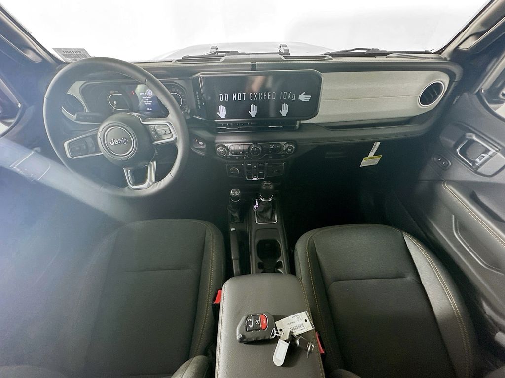 2025 Jeep Wrangler 4-Door Sahara - Photo 9