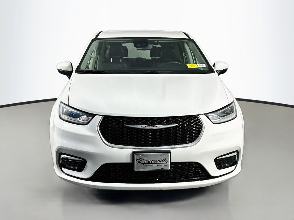 Used 2023 Chrysler Pacifica Touring L Passenger Van