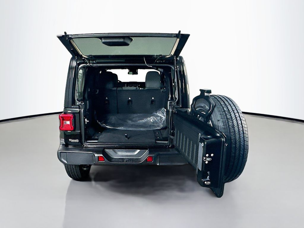 2025 Jeep Wrangler 4-Door Sahara - Photo 16