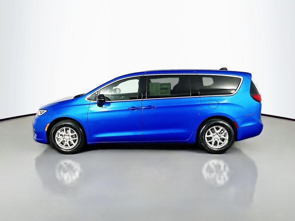 New 2026 Chrysler Pacifica Select Passenger Van