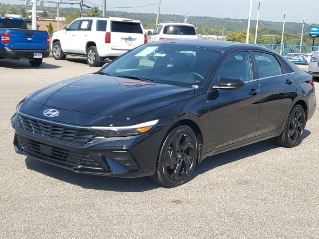 Used 2026 Hyundai Elantra SEL Sport Premium Sedan