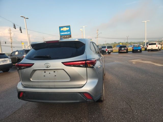 2023 Toyota Highlander LE - Photo 11