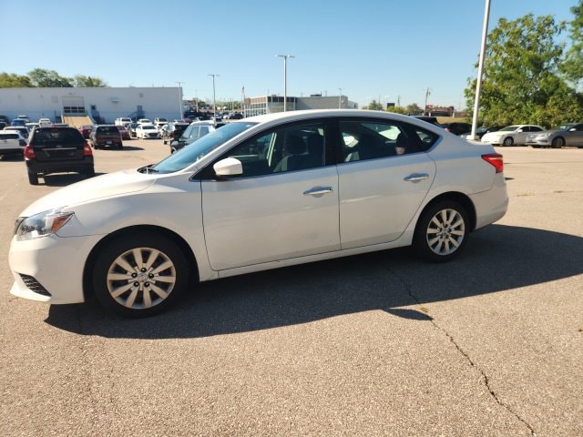2019 Nissan Sentra S - Photo 13