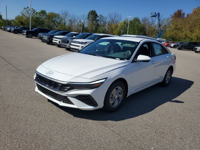 New 2026 Hyundai Elantra SE Sedan