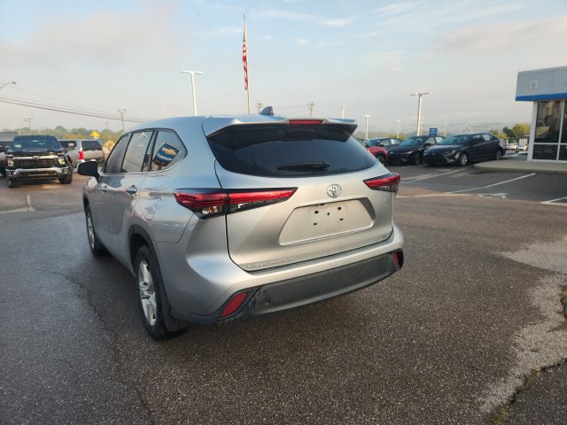 2023 Toyota Highlander LE - Photo 12