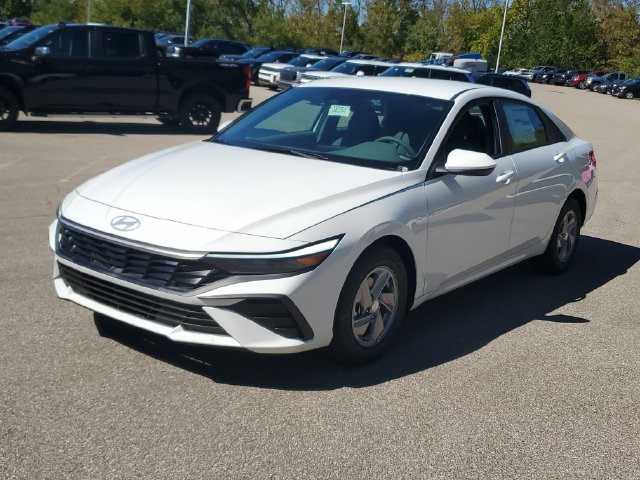 New 2026 Hyundai Elantra SE Sedan