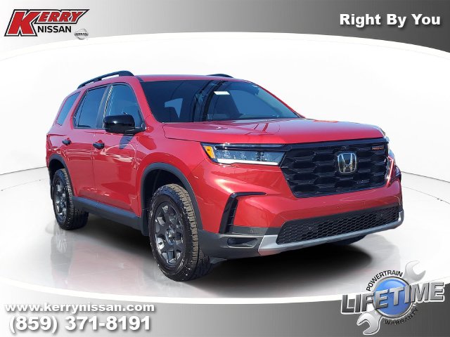 Used 2025 Honda Pilot TrailSport SUV