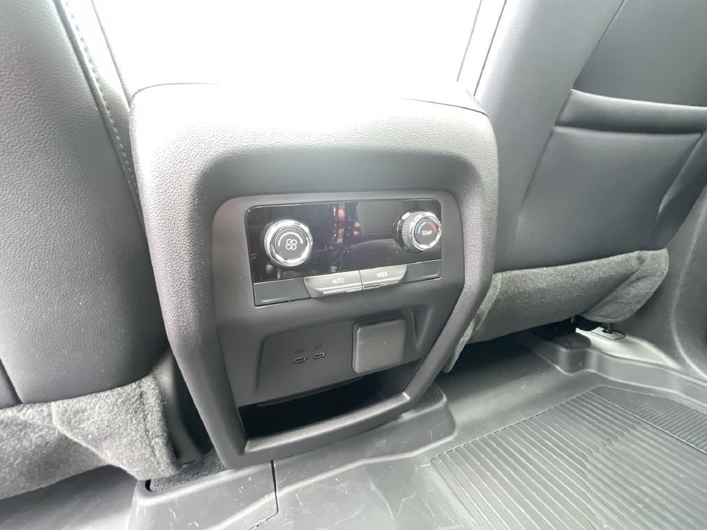 2025 Chevrolet Traverse Z71 - Photo 21