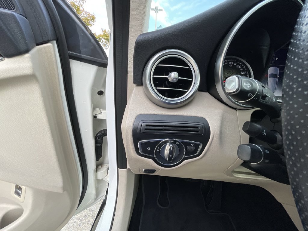 2019 Mercedes-Benz GLC GLC300 - Photo 17