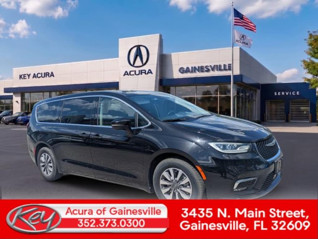 Used 2024 Chrysler Pacifica Hybrid Select Minivan/Van