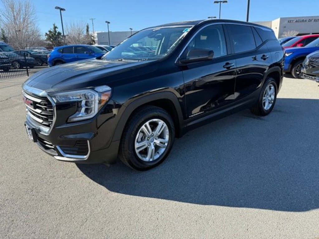 Used 2024 GMC Terrain SLE SUV
