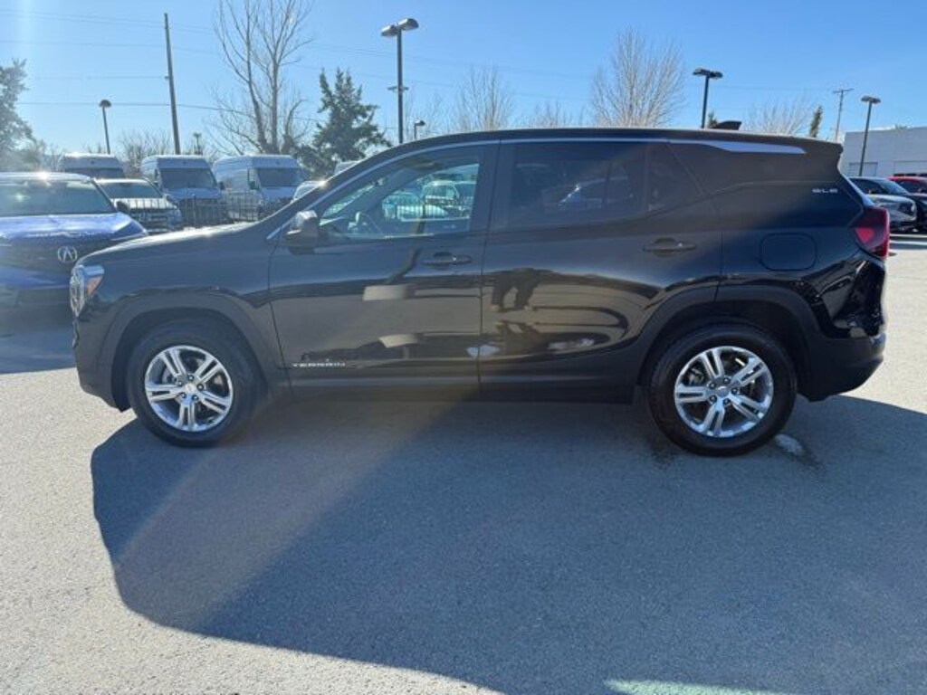 Used 2024 GMC Terrain SLE SUV