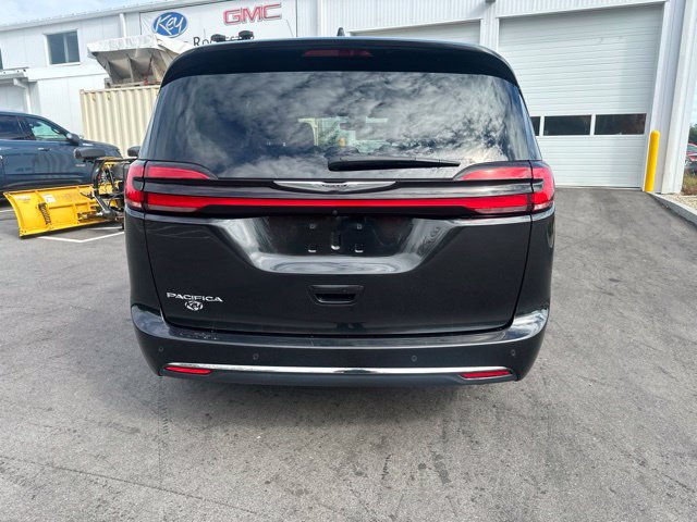 Used 2023 Chrysler Pacifica Touring L