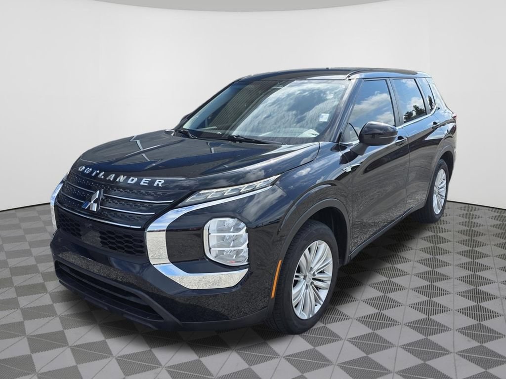 Used 2023 Mitsubishi Outlander ES