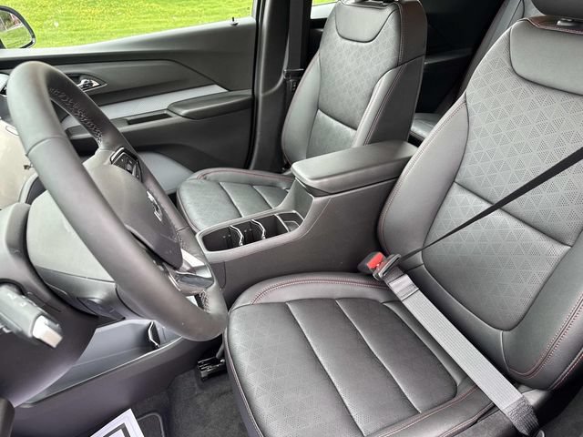2027 Chevrolet Bolt RS - Photo 24