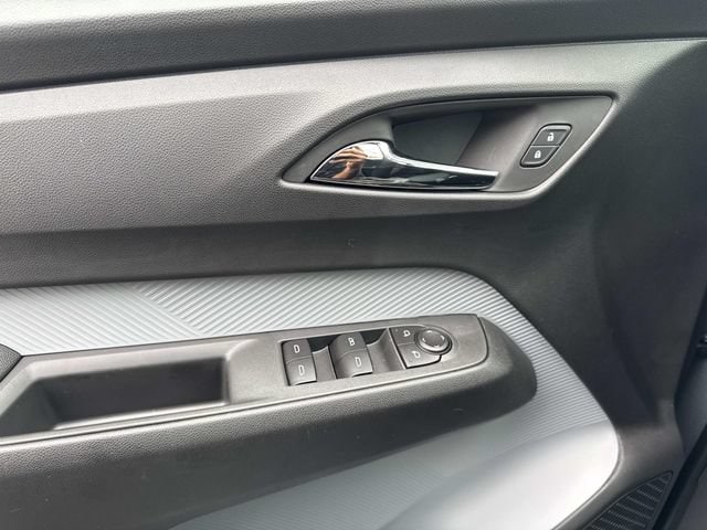 2027 Chevrolet Bolt RS - Photo 23