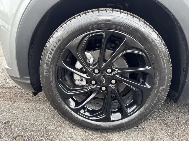 2027 Chevrolet Bolt RS - Photo 11