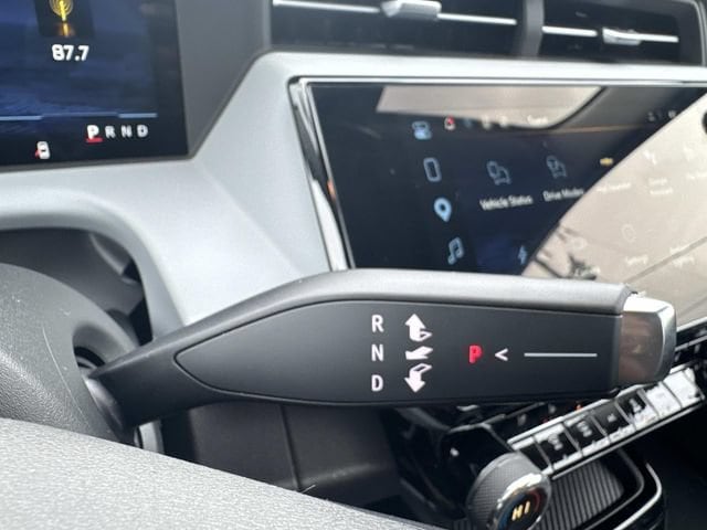 2027 Chevrolet Bolt RS - Photo 21