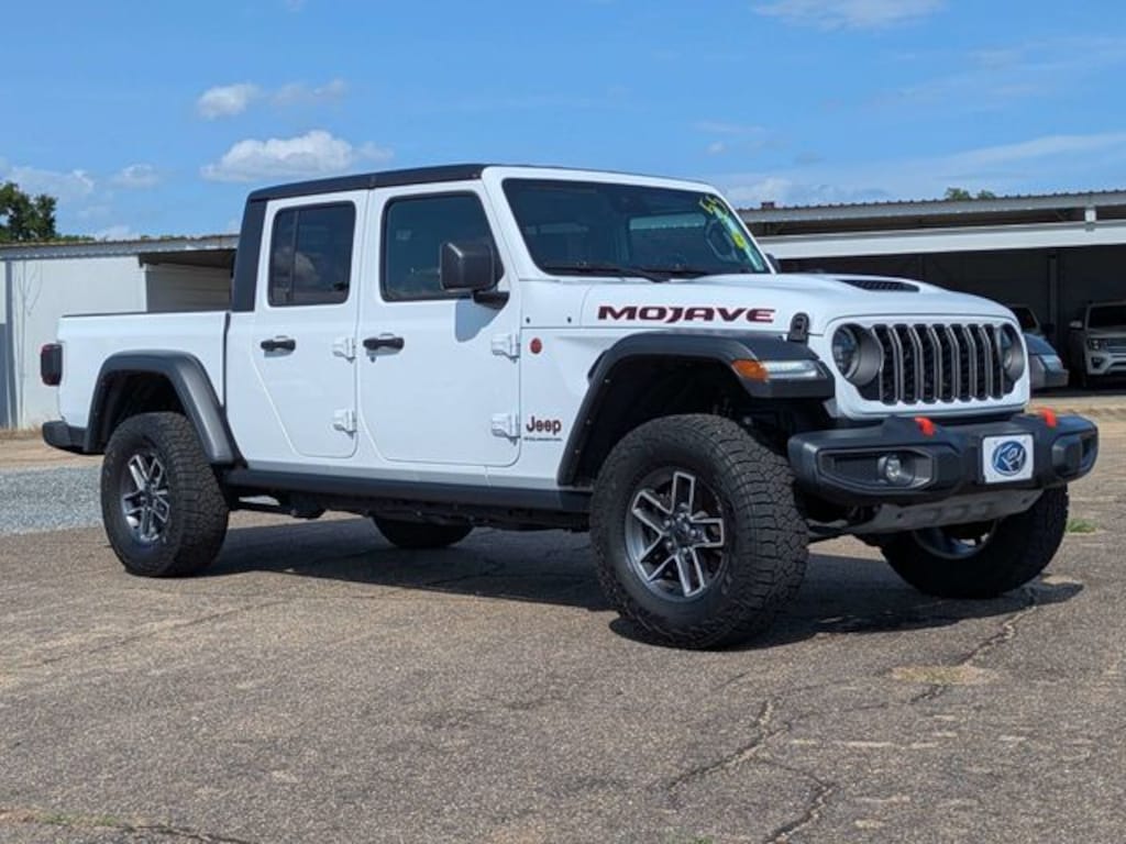Used 2024 Jeep Gladiator Mojave Truck Crew Cab