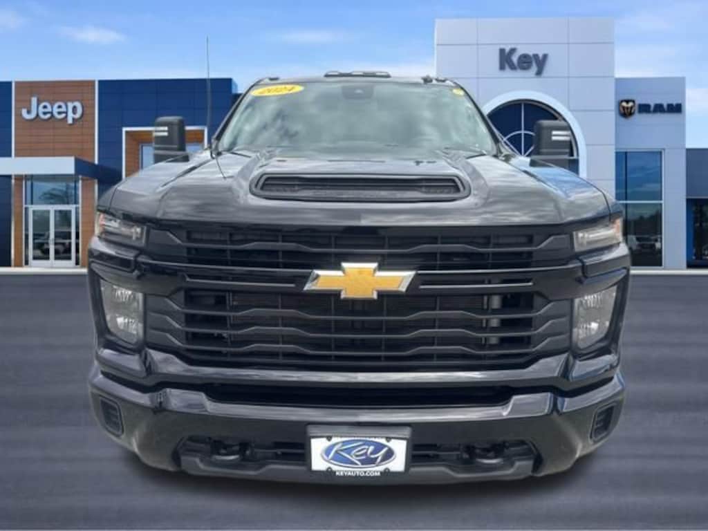Used 2024 Chevrolet Silverado 2500HD Custom Truck