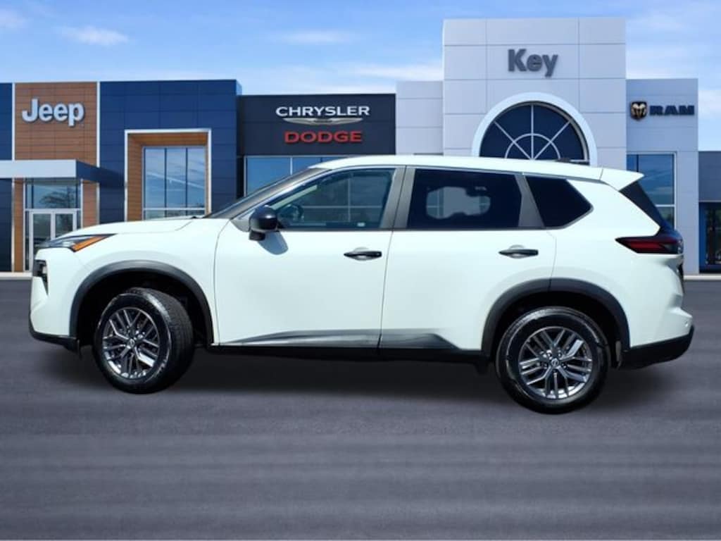 Used 2024 Nissan Rogue S SUV