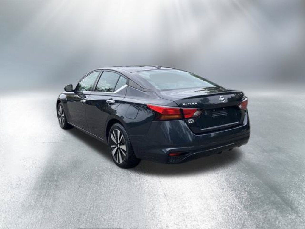 Used 2022 Nissan Altima 2.5 SV Sedan