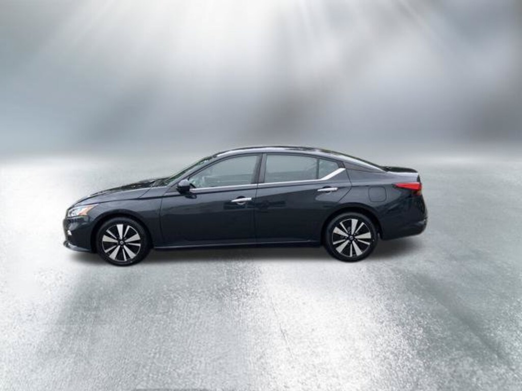 Used 2022 Nissan Altima 2.5 SV Sedan