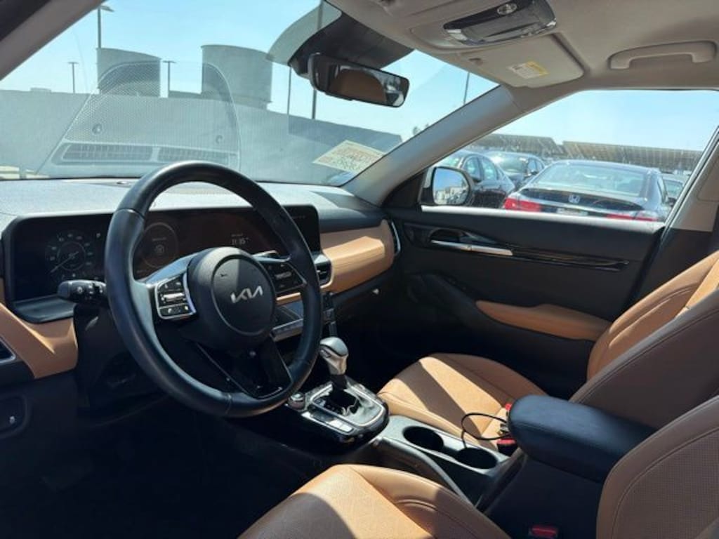 Used 2024 Kia Seltos EX SUV