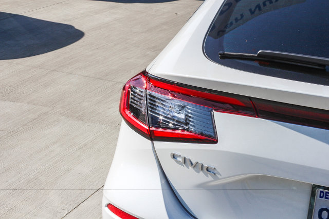 2024 Honda Civic Hatchback EX-L - Photo 8