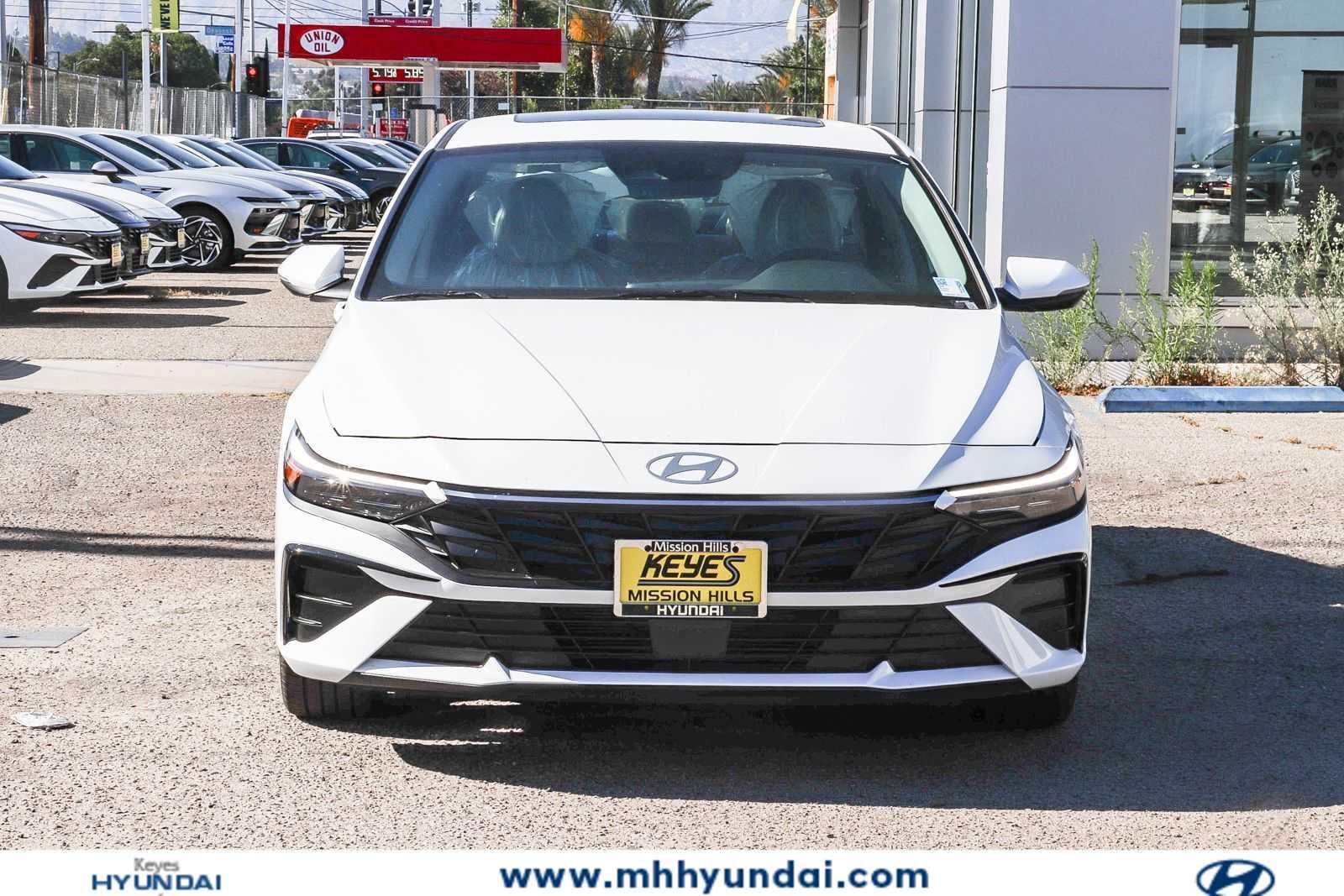 2026 Hyundai Elantra Limited - Photo 6