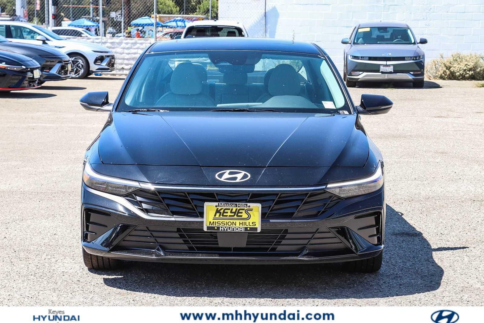 2026 Hyundai Elantra Limited - Photo 6