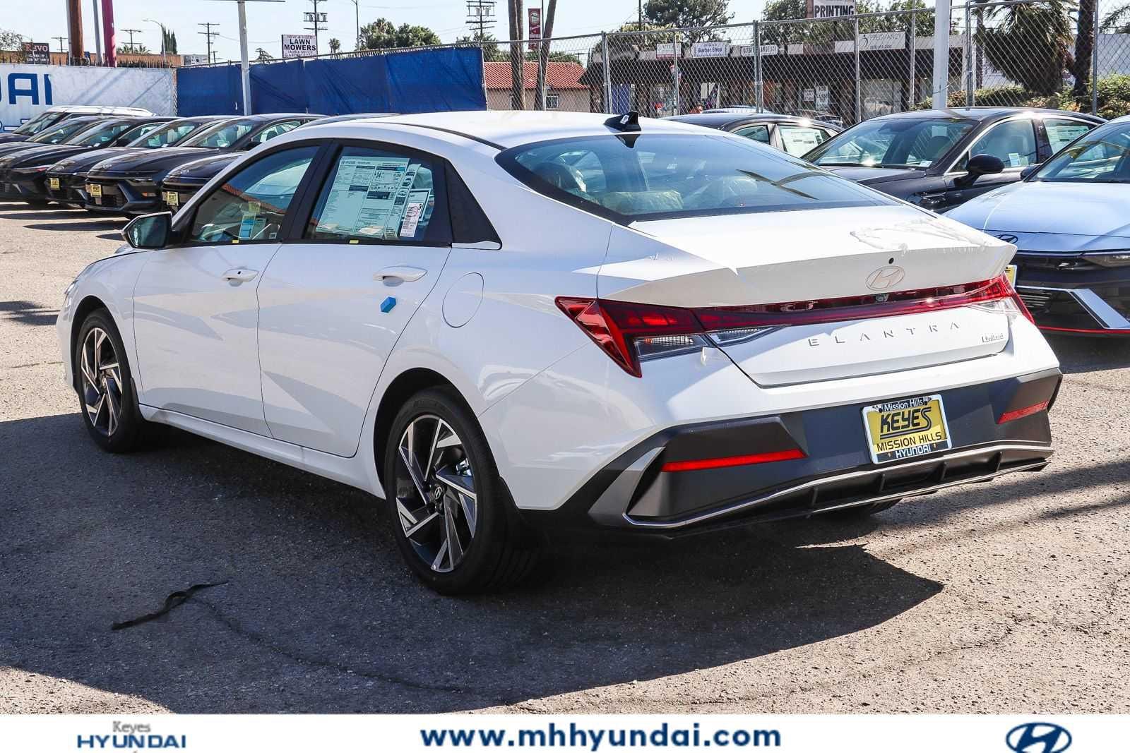 2026 Hyundai Elantra Limited - Photo 2