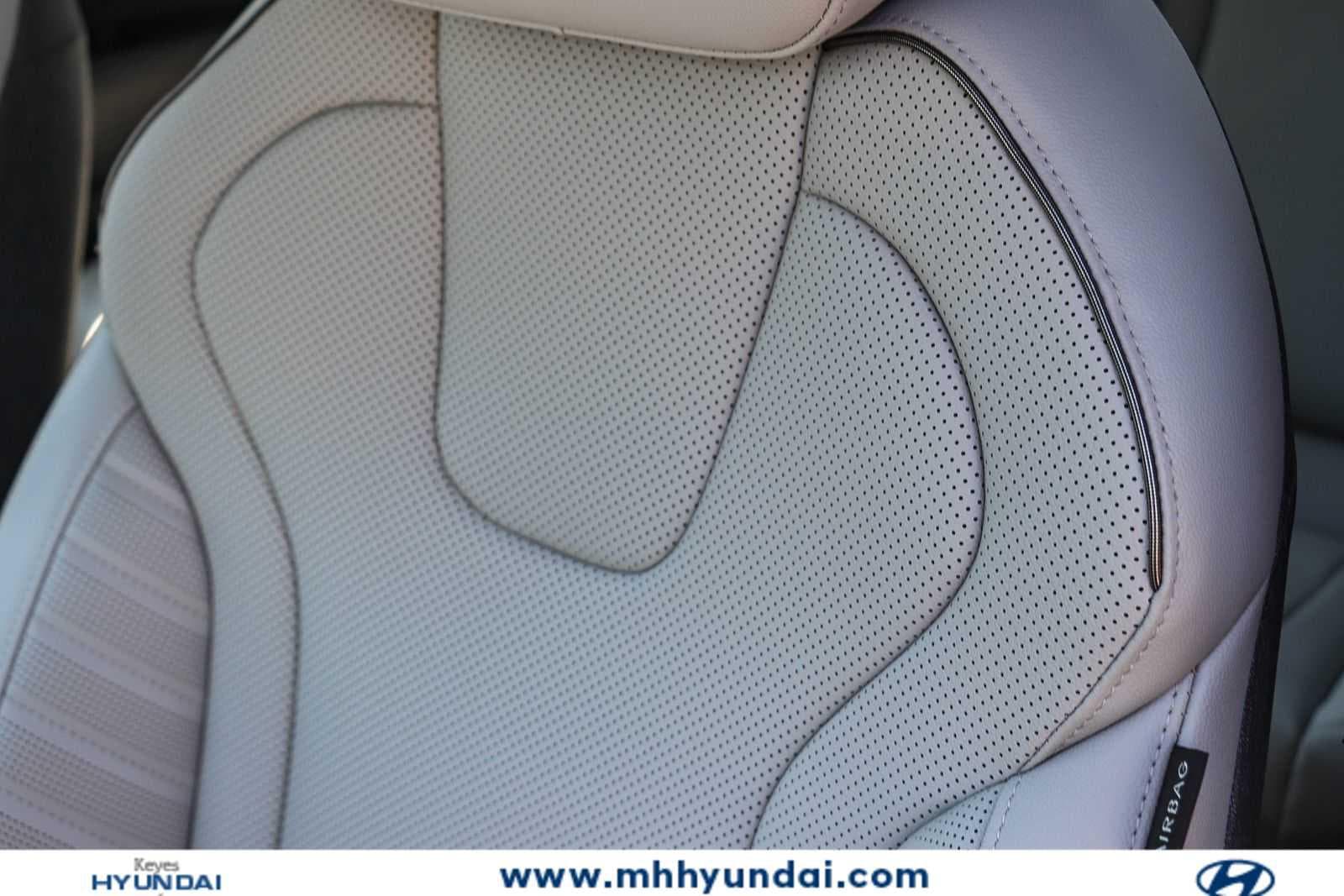 2026 Hyundai Elantra Limited - Photo 11
