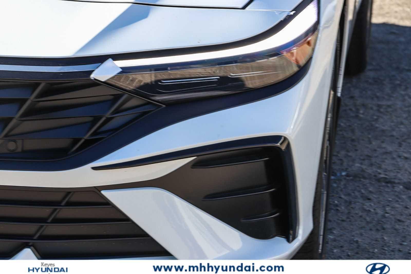 2026 Hyundai Elantra Limited - Photo 7