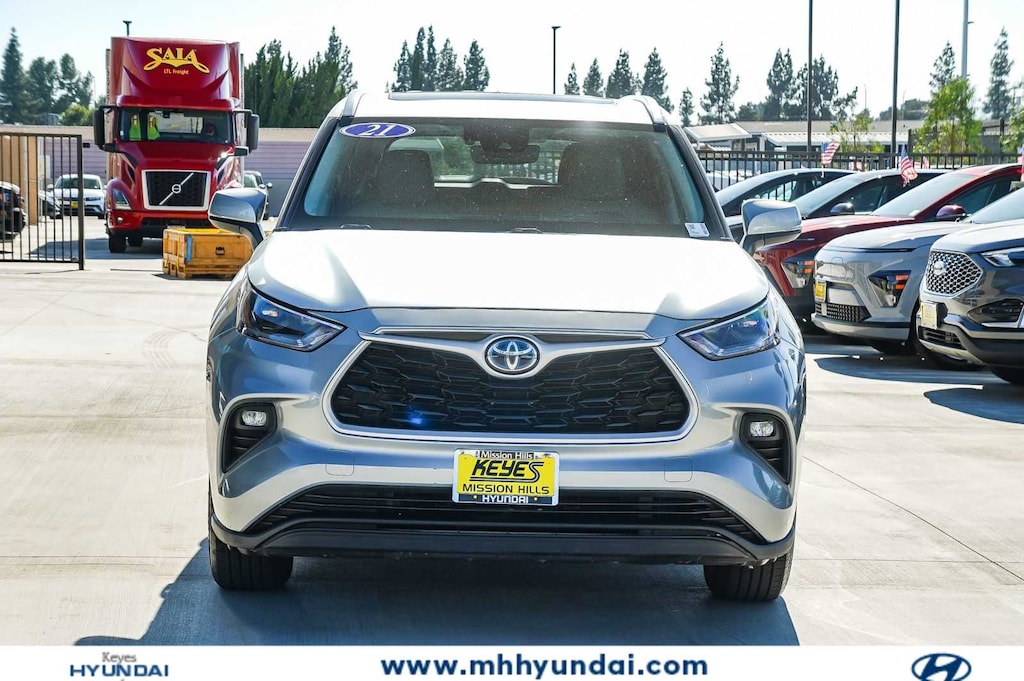 Used 2021 Toyota Highlander Hybrid XLE SUV