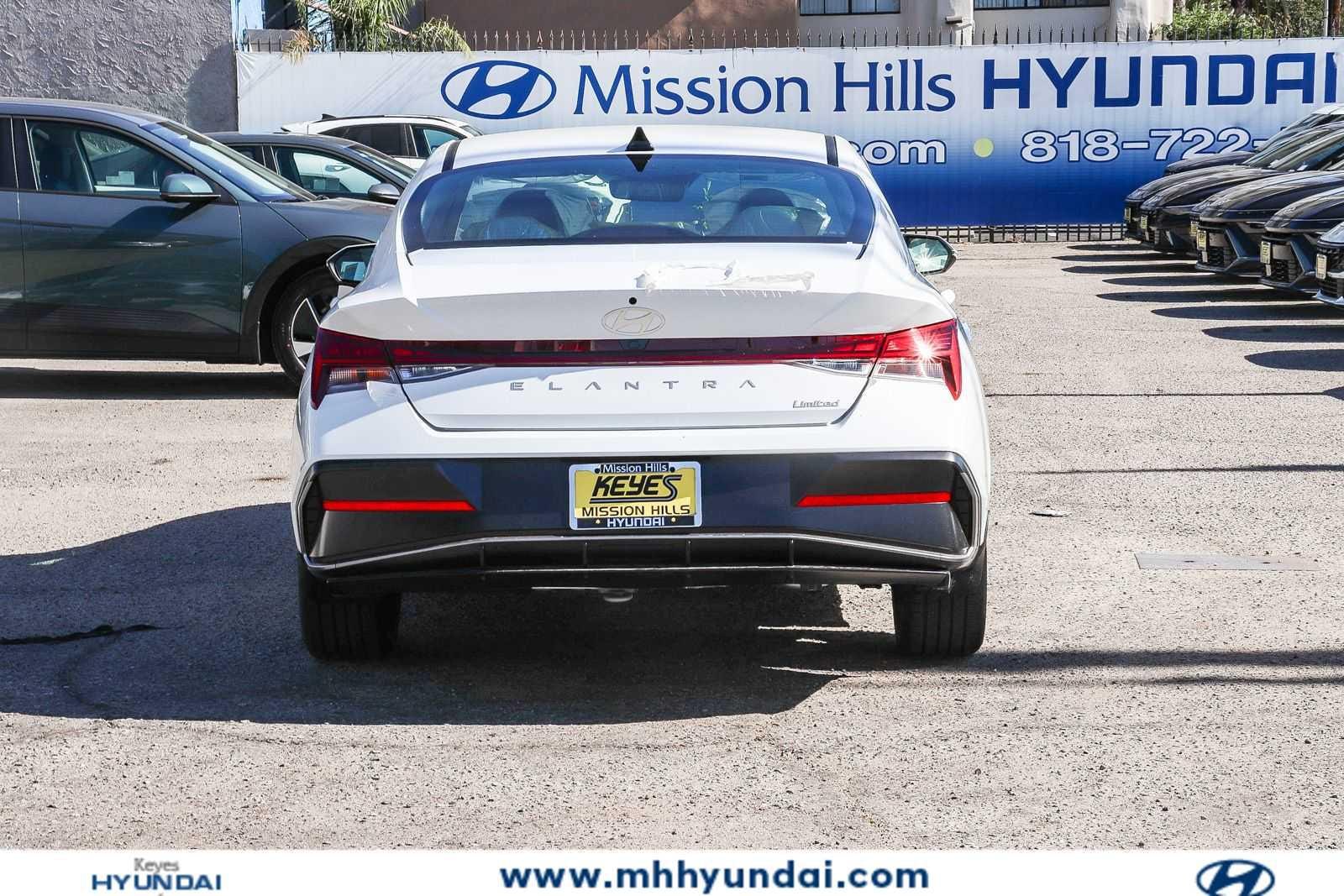 2026 Hyundai Elantra Limited - Photo 3