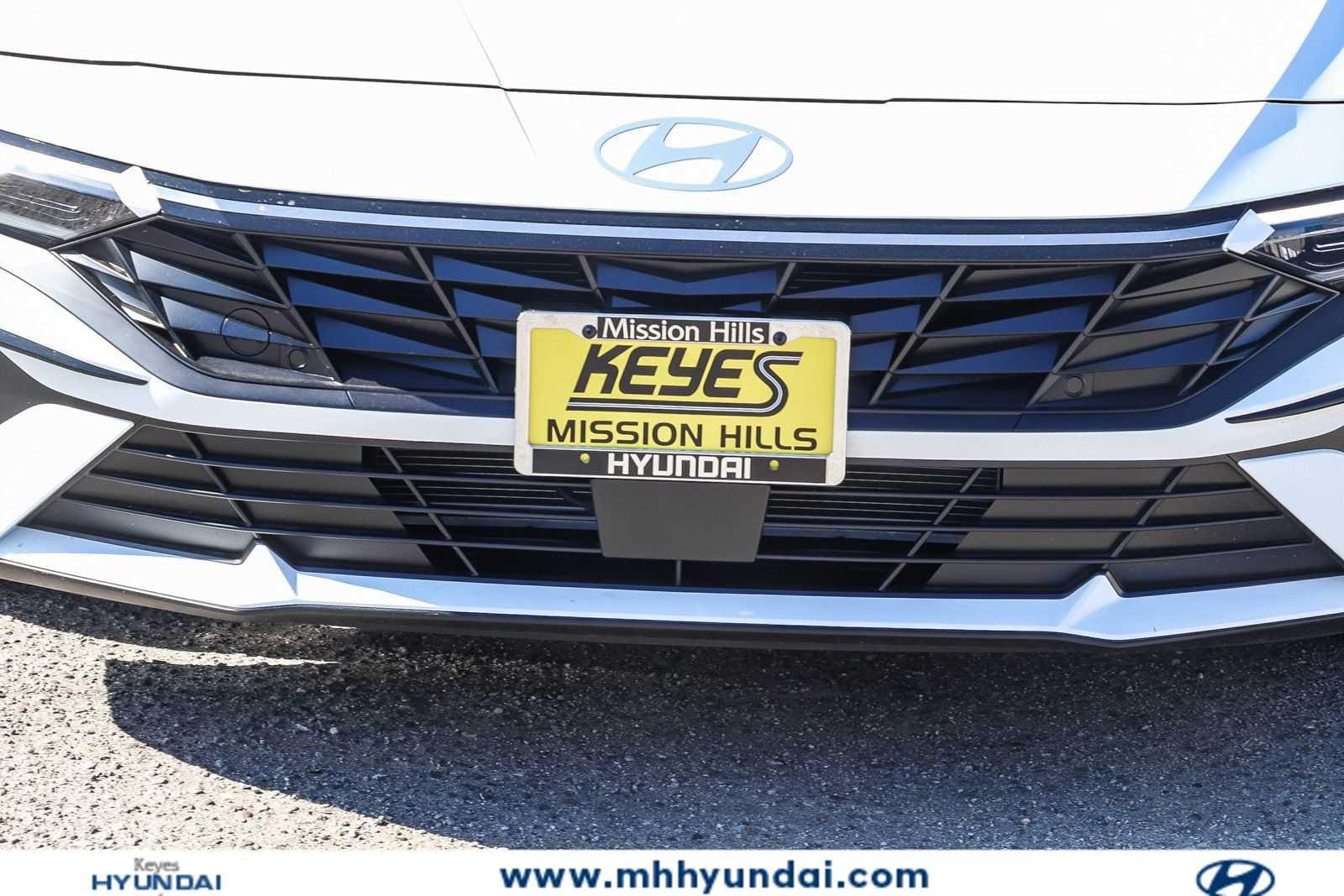 2026 Hyundai Elantra Limited - Photo 8