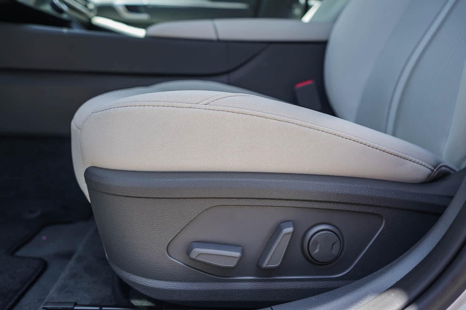 2026 Hyundai Sonata SEL - Photo 13