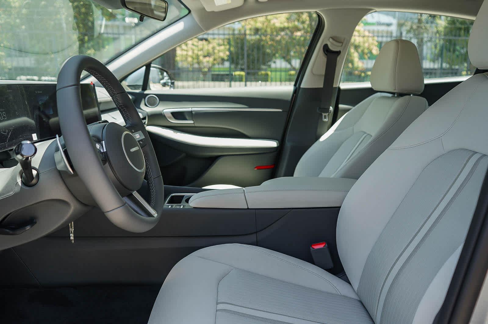 2026 Hyundai Sonata SEL - Photo 12