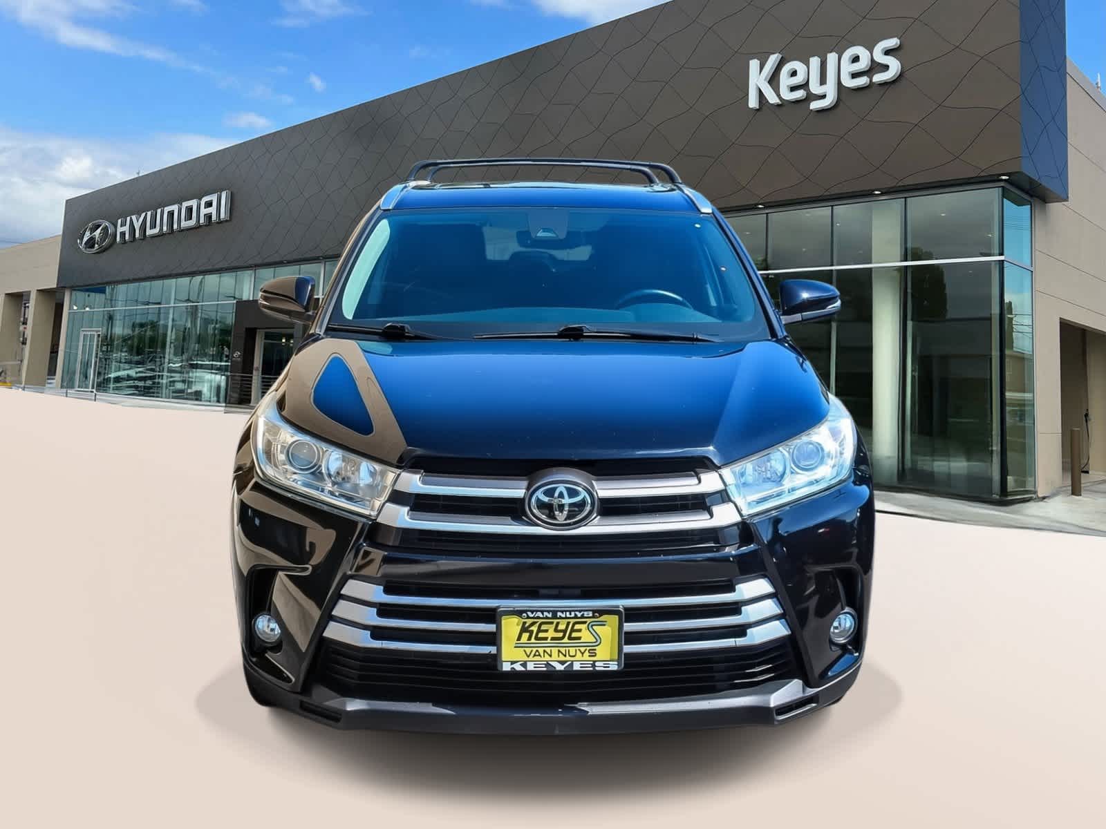Used 2019 Toyota Highlander XLE V6 SUV
