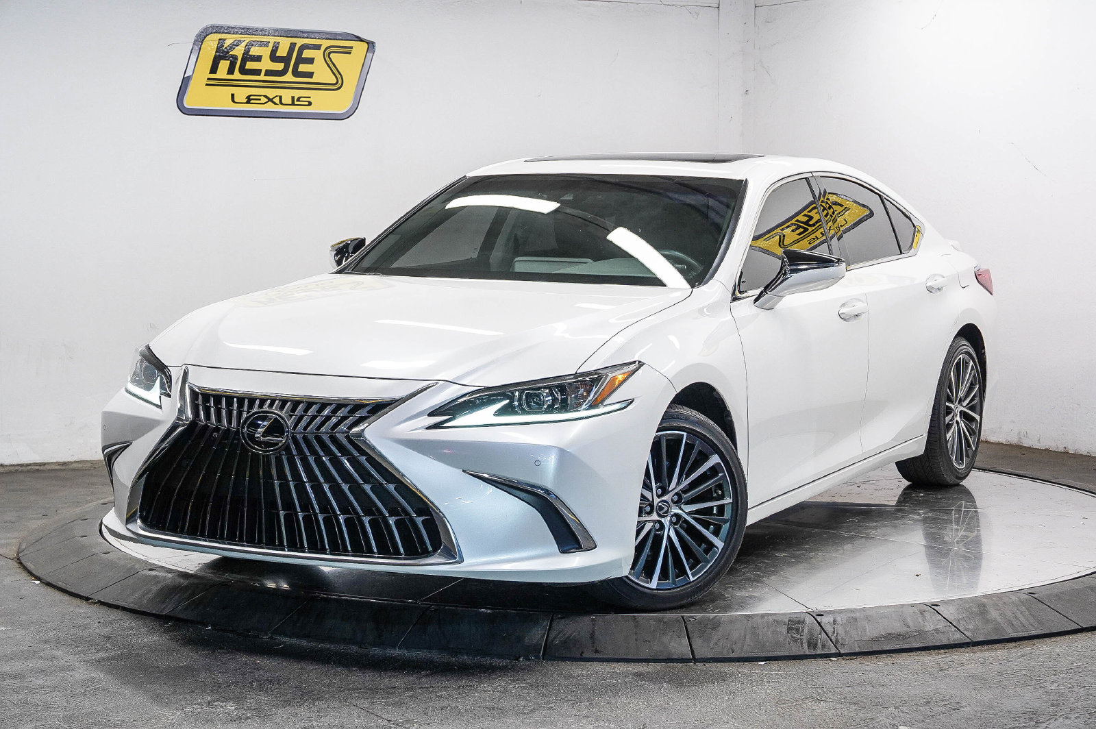 2025 Lexus ES Hybrid