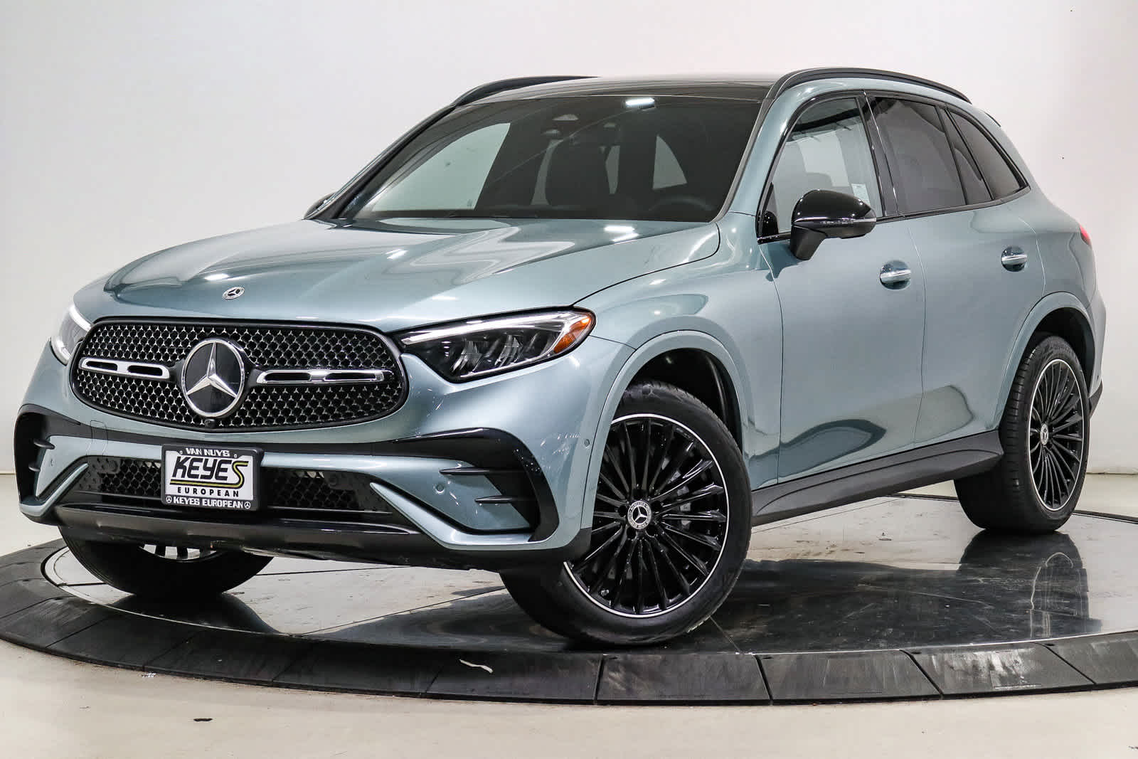 2025 Mercedes-Benz GLC