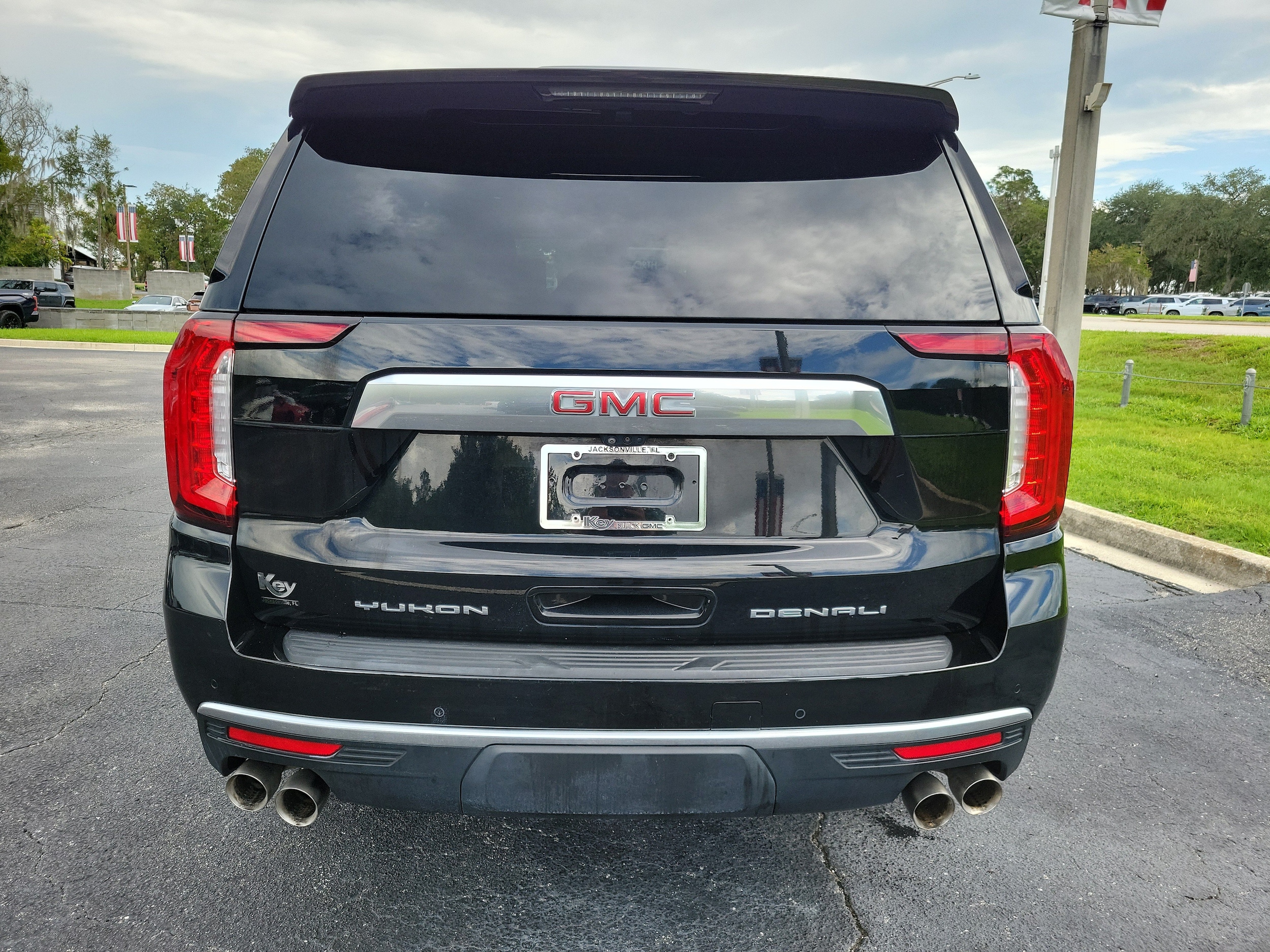 2021 GMC Yukon Denali - Photo 8