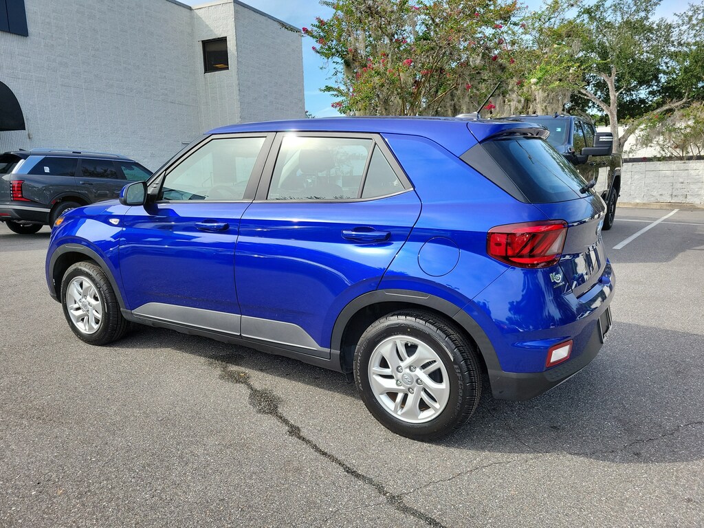 Used 2023 Hyundai Venue SE SUV