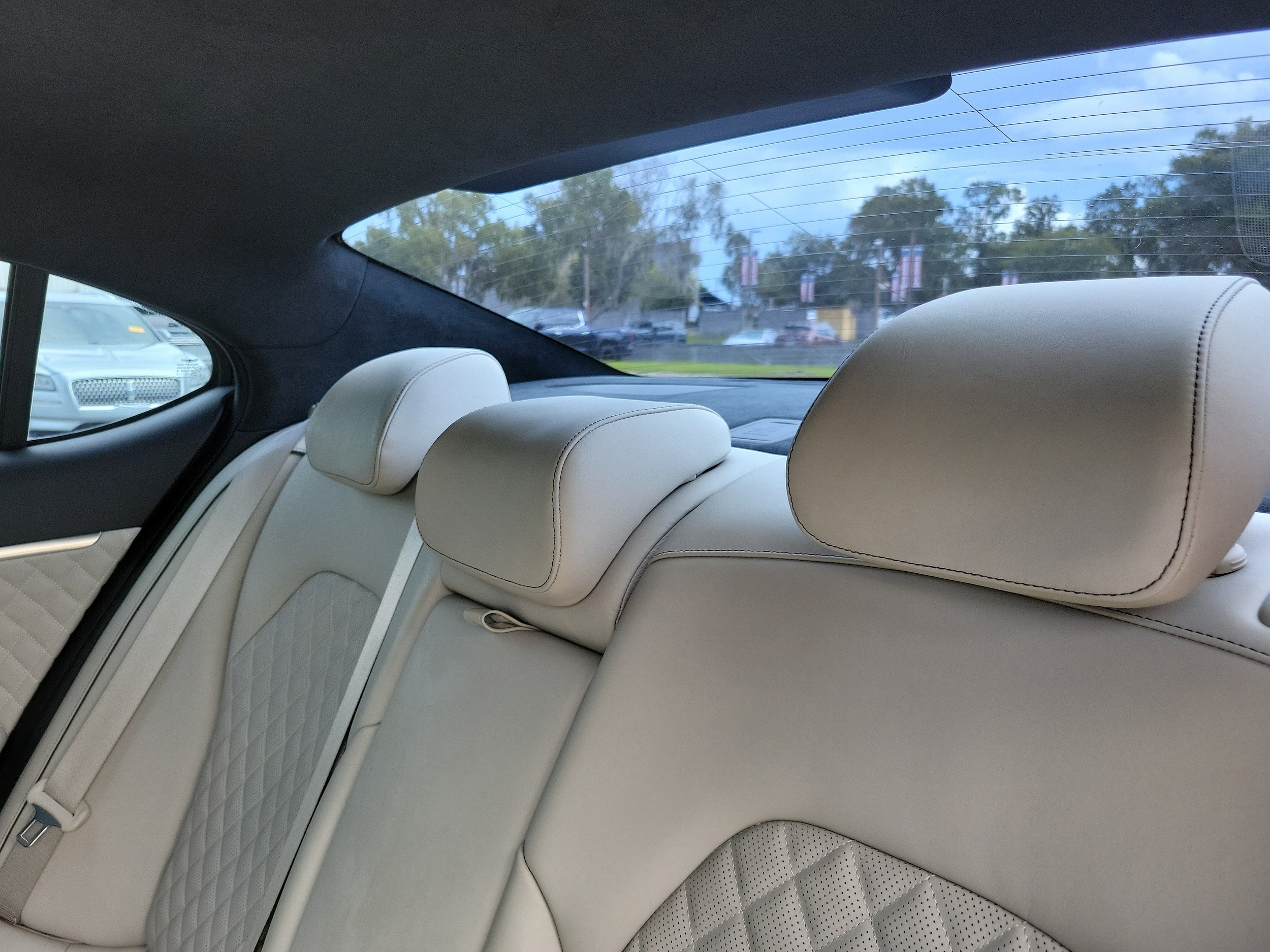 2023 GENESIS G70 Standard - Photo 16