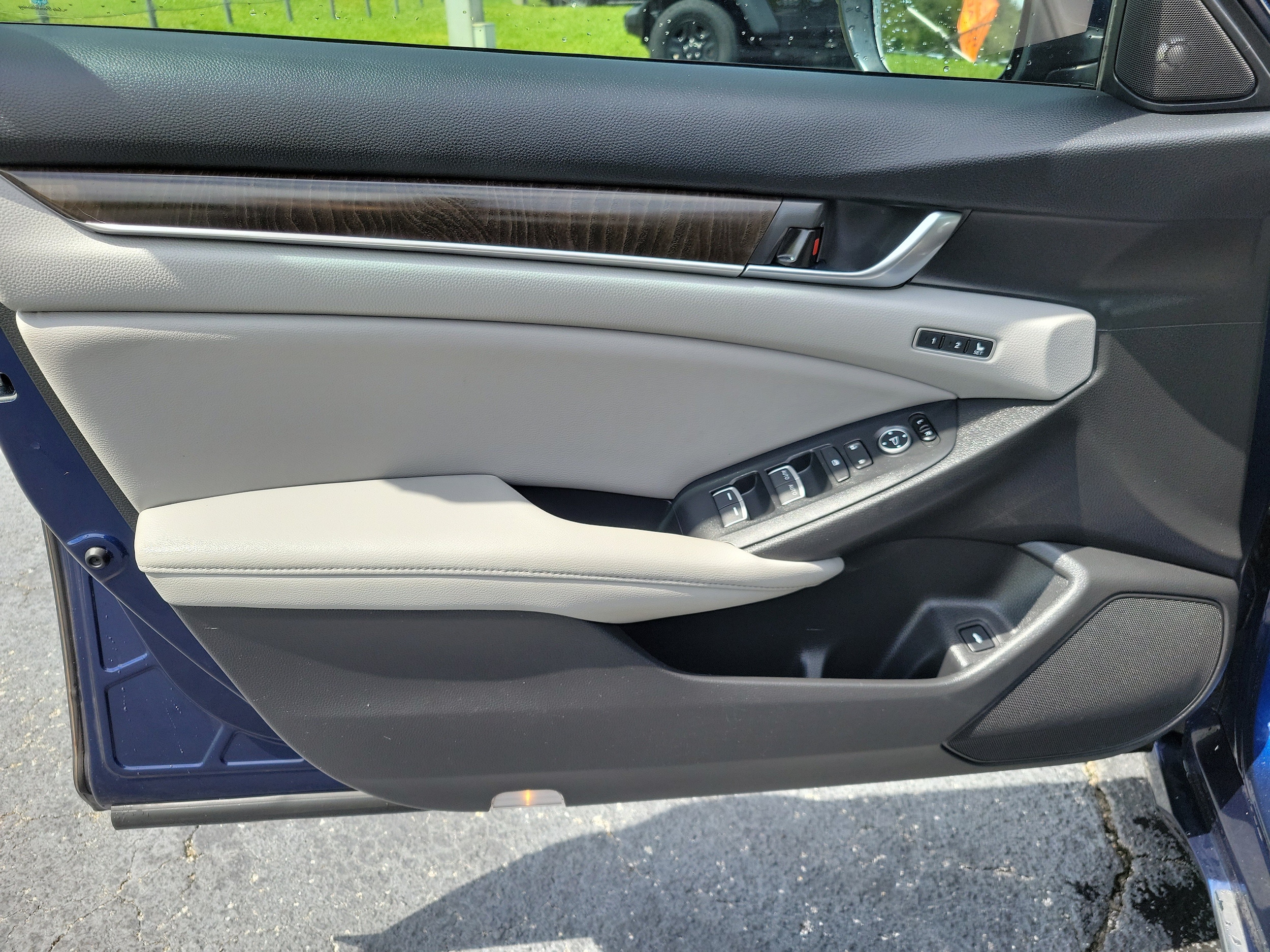 2018 Honda Accord Hybrid EX-L - Photo 17