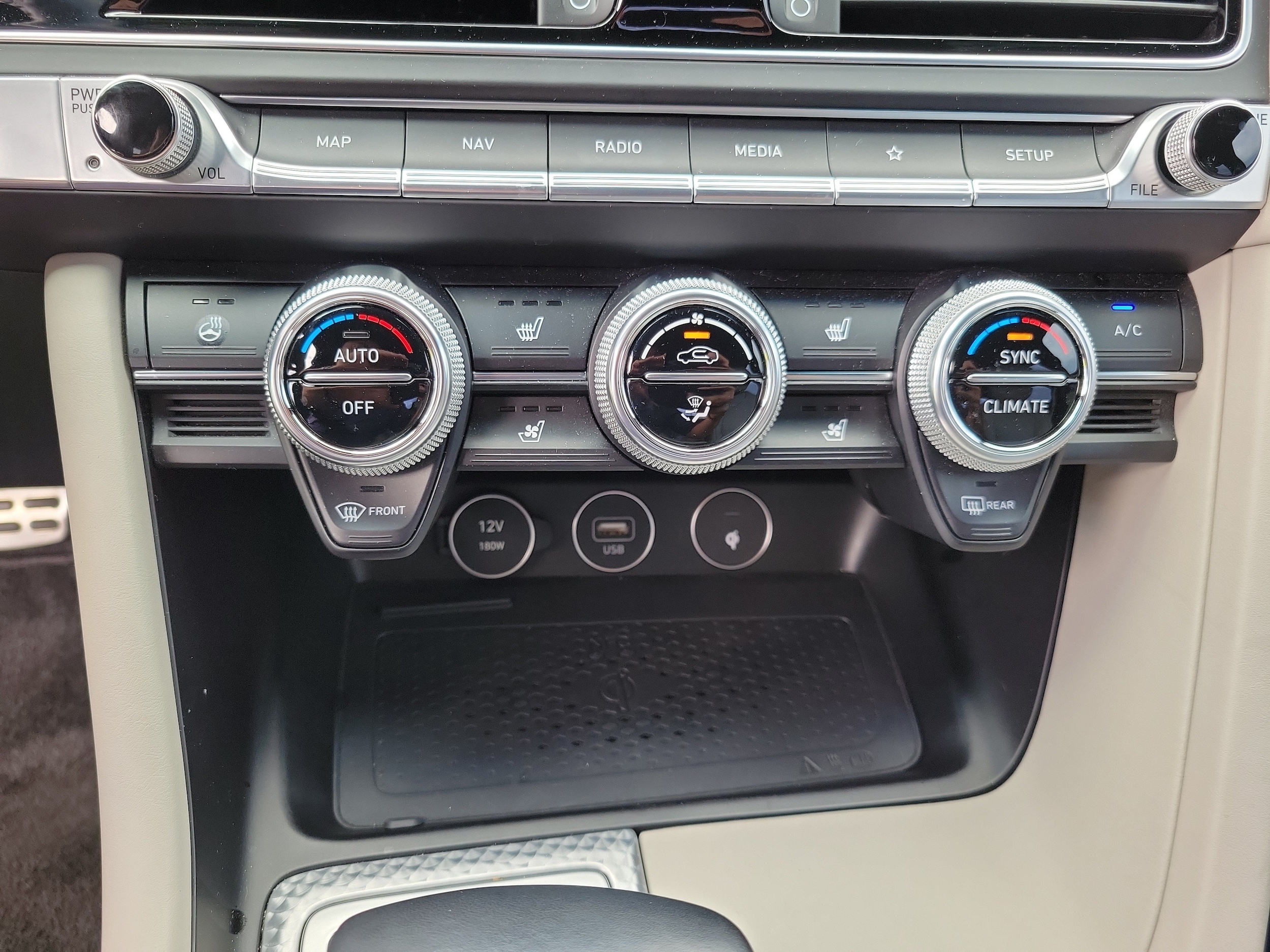 2023 GENESIS G70 Standard - Photo 35
