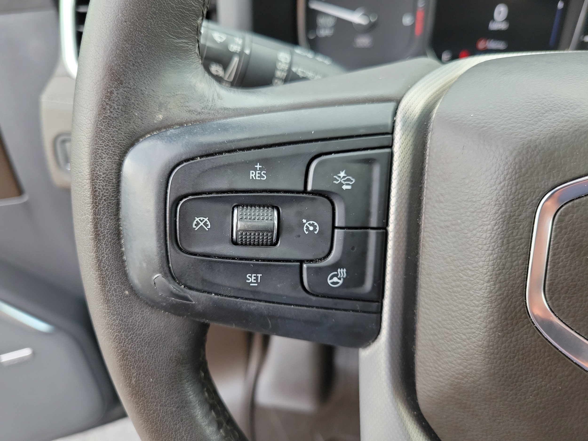 2021 GMC Yukon Denali - Photo 28