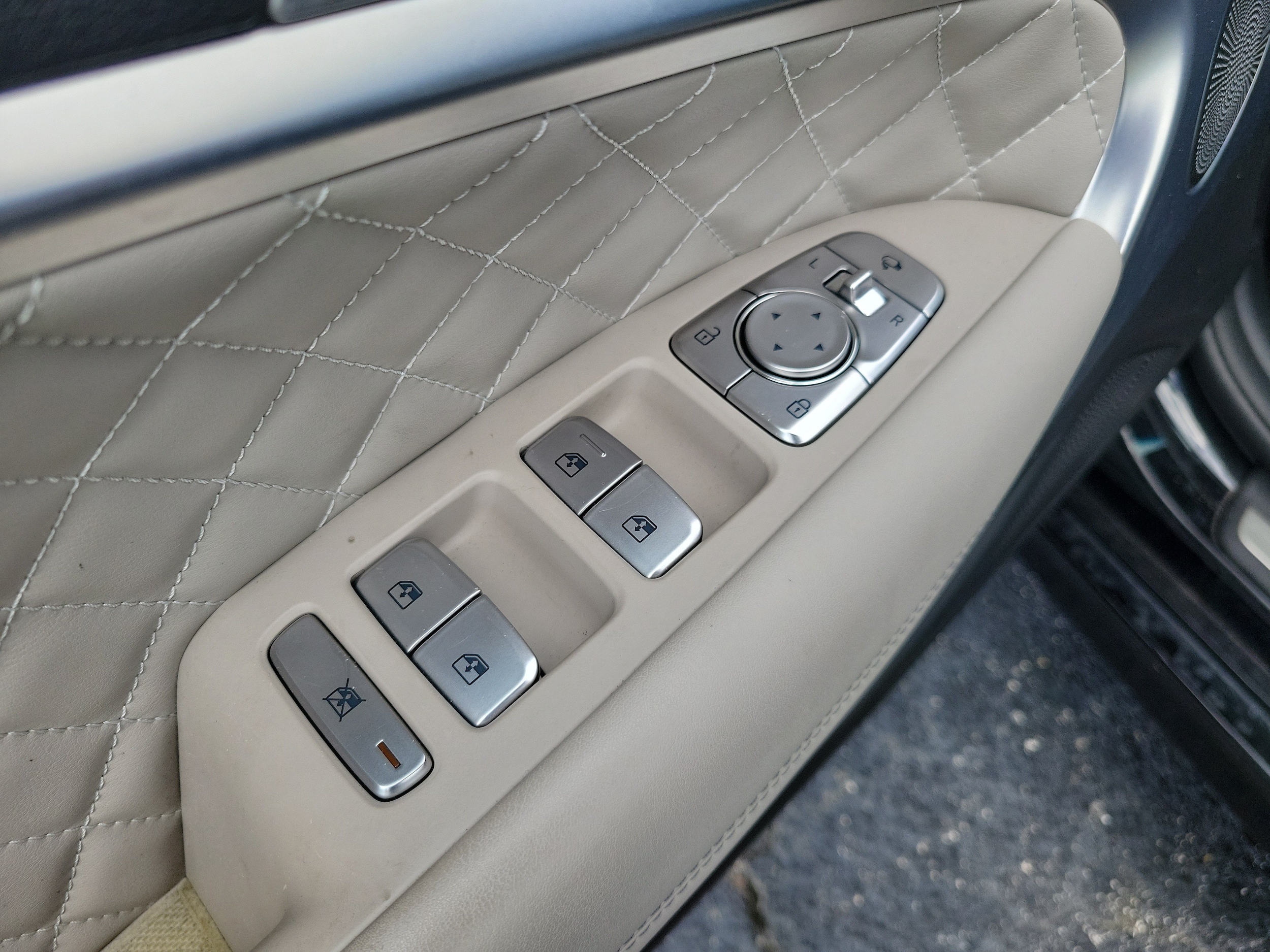 2023 GENESIS G70 Standard - Photo 22