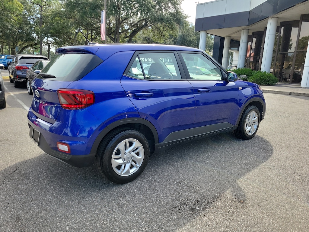 Used 2023 Hyundai Venue SE SUV